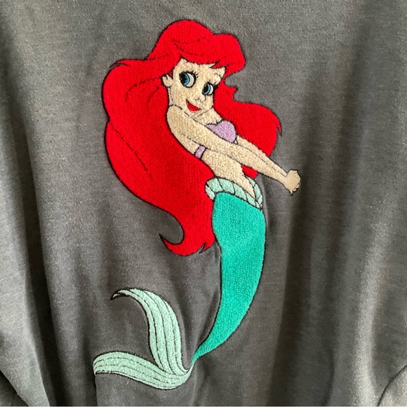 The Little Mermaid Disney pullover sweatshirt size XL (J1) Juniors - Picture 2 of 8